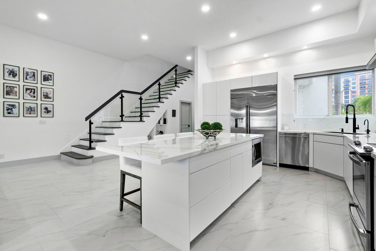 350 E Royal Palm Road