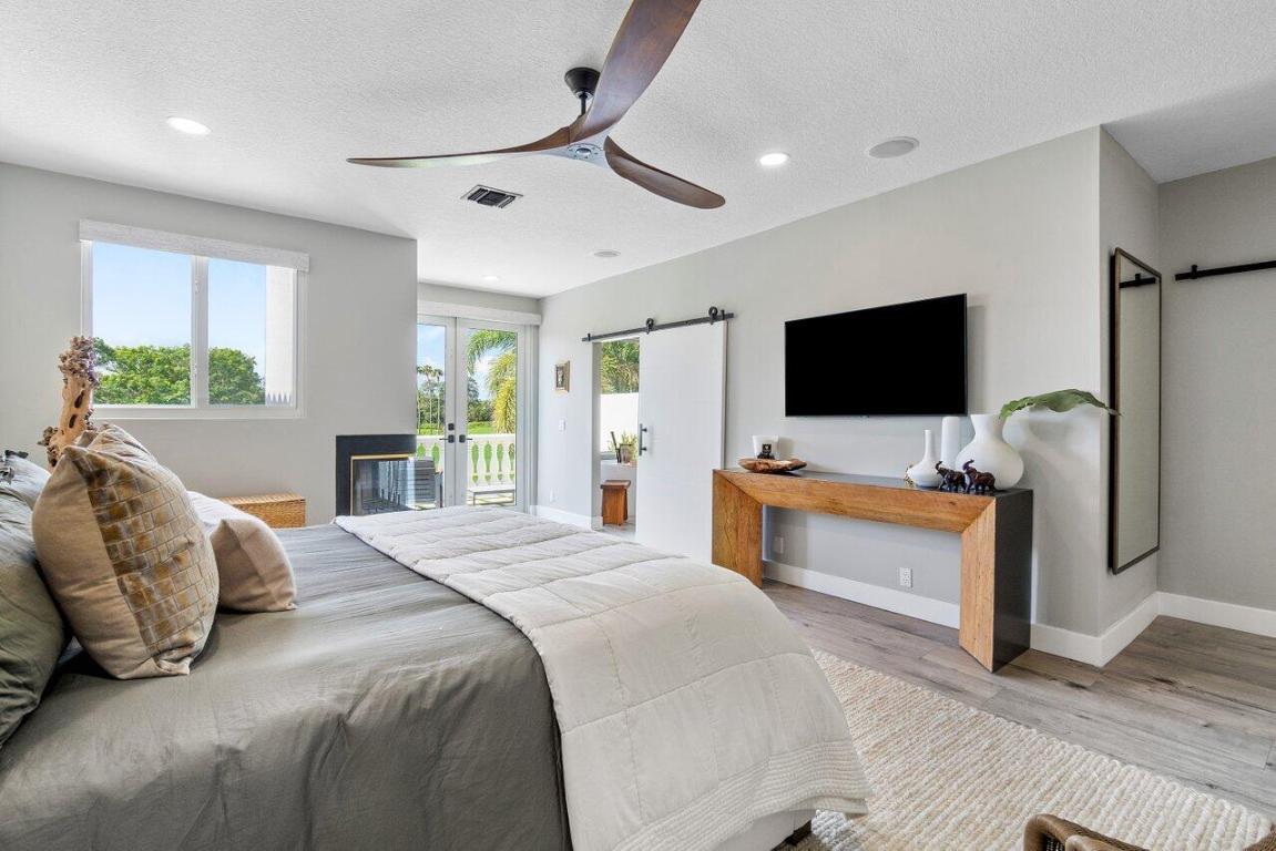 350 E Royal Palm Road