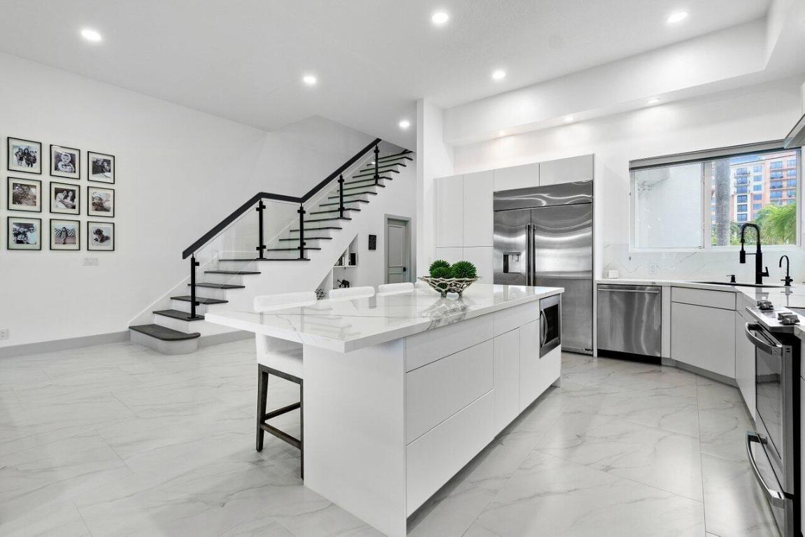 350 E Royal Palm Road