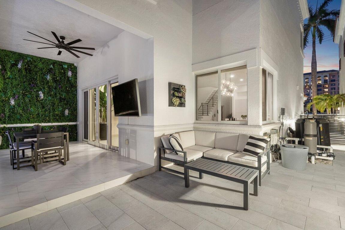 350 E Royal Palm Road