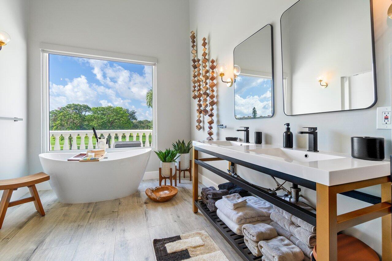 350 E Royal Palm Road