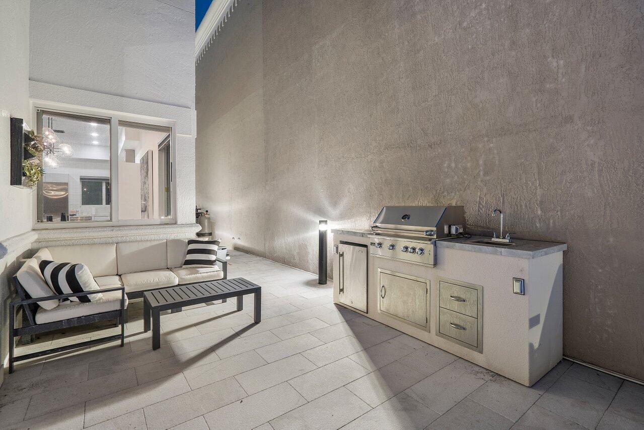 350 E Royal Palm Road