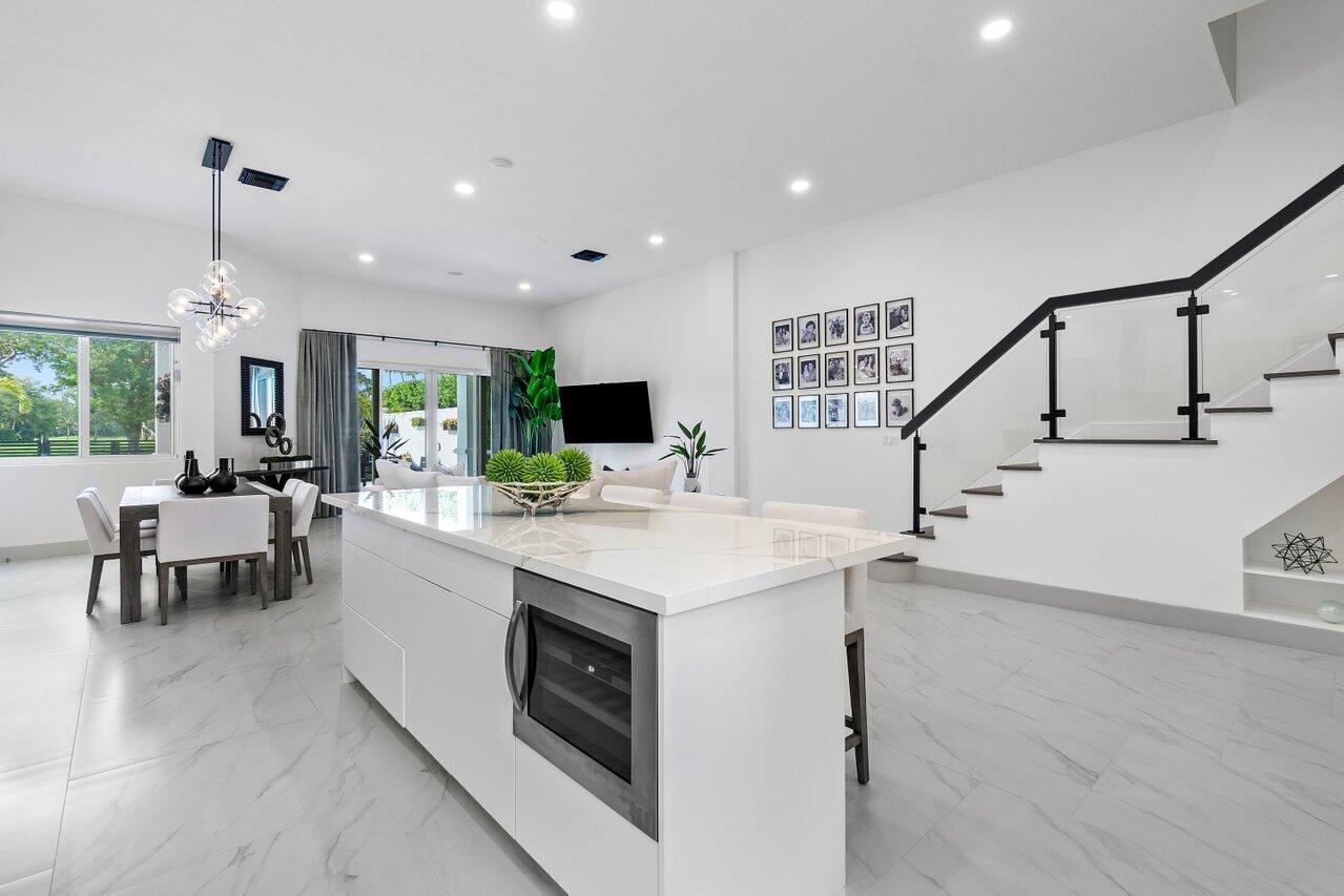 350 E Royal Palm Road