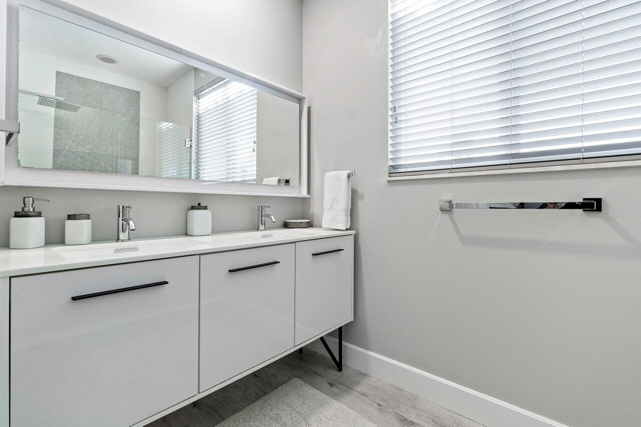 350 E Royal Palm Road