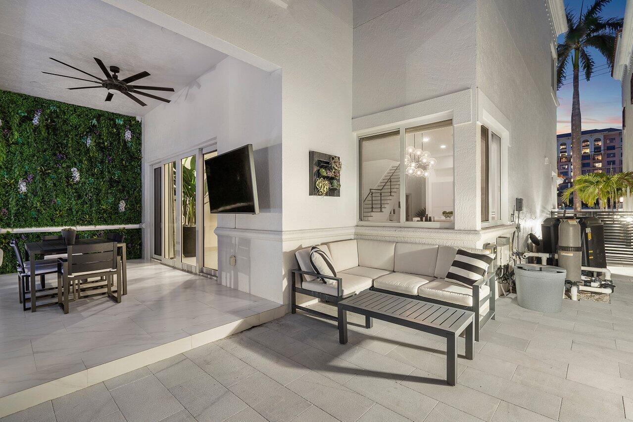 350 E Royal Palm Road