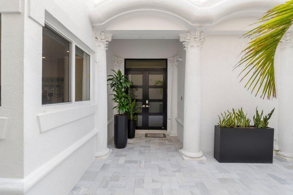 350 E Royal Palm Road