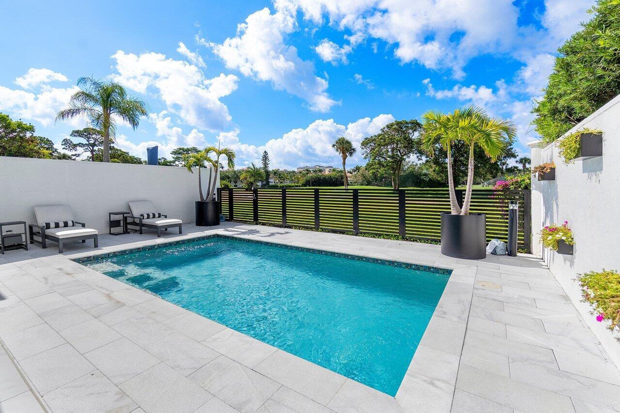 350 E Royal Palm Road