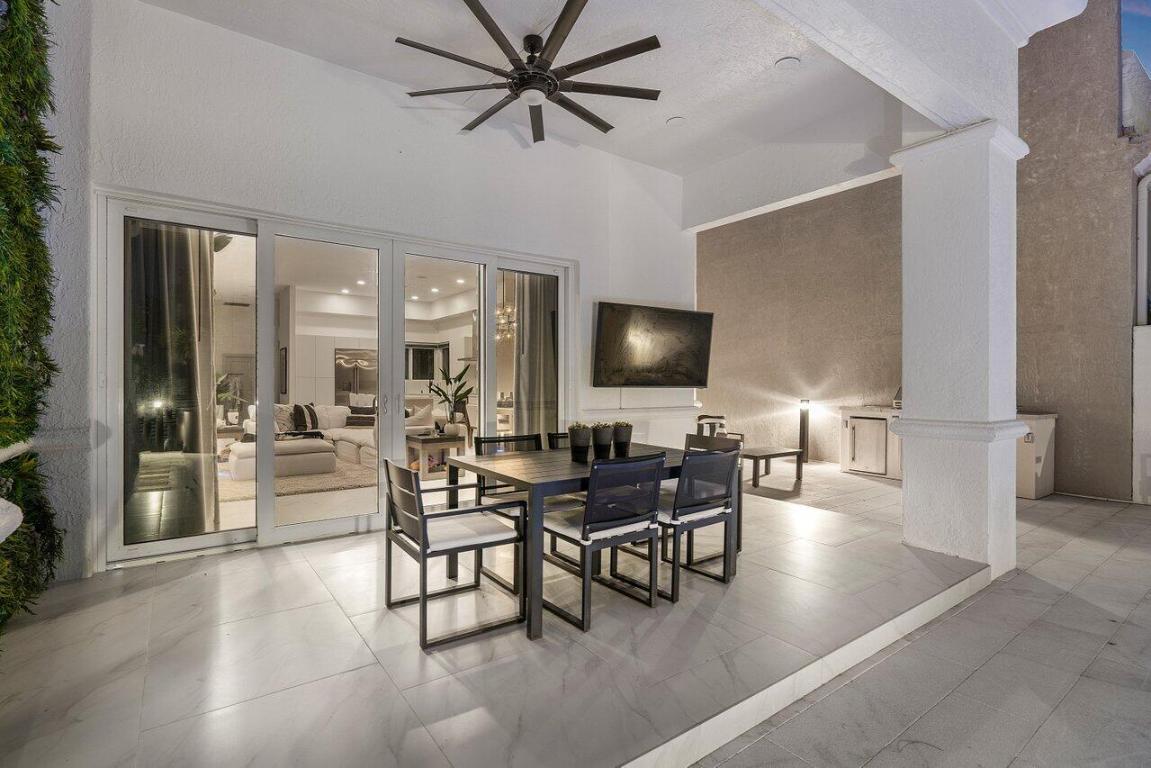 350 E Royal Palm Road