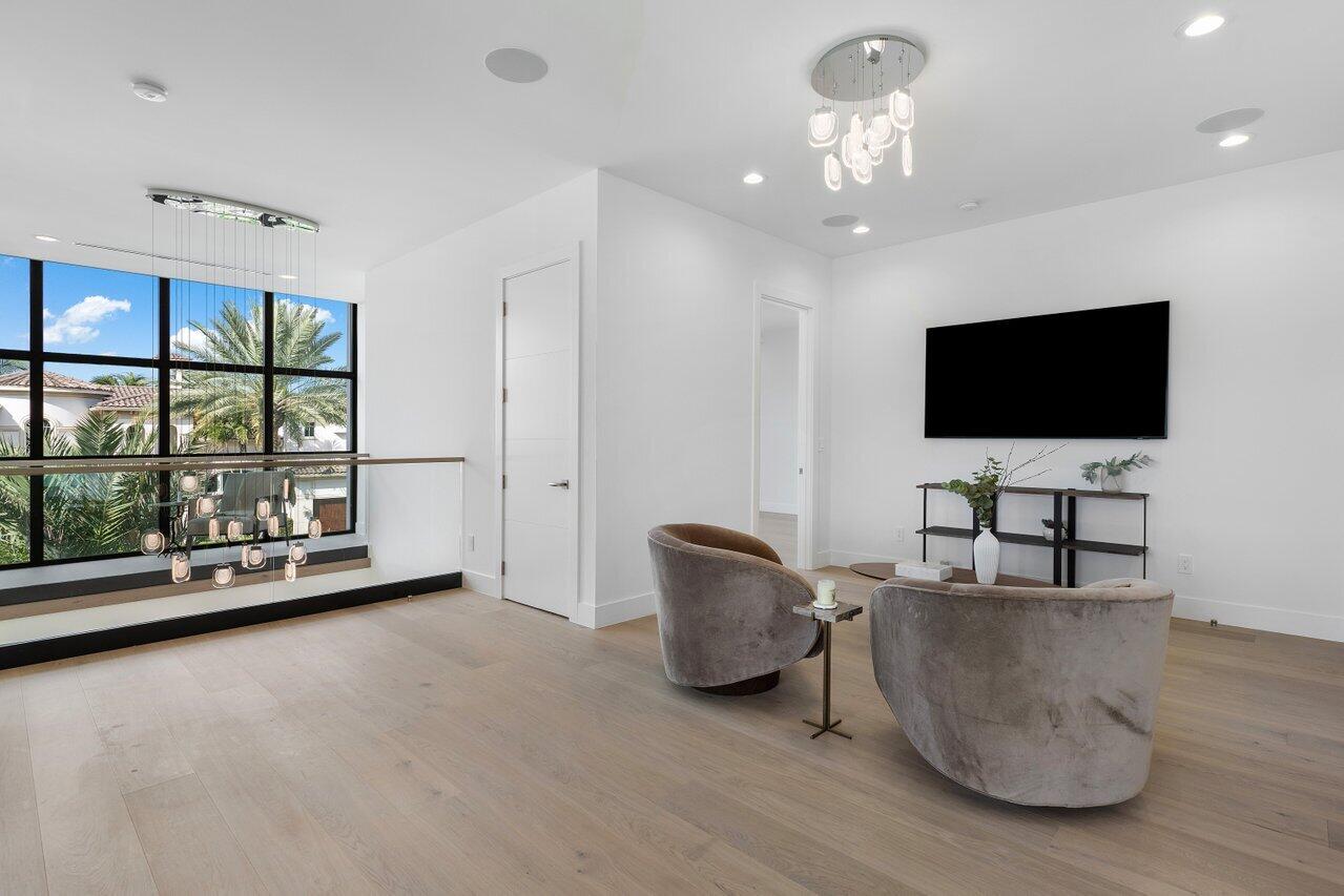 400 NE 4th Street