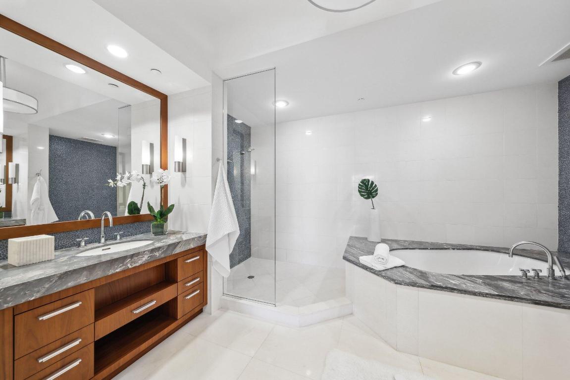 1000 S Ocean Boulevard 309