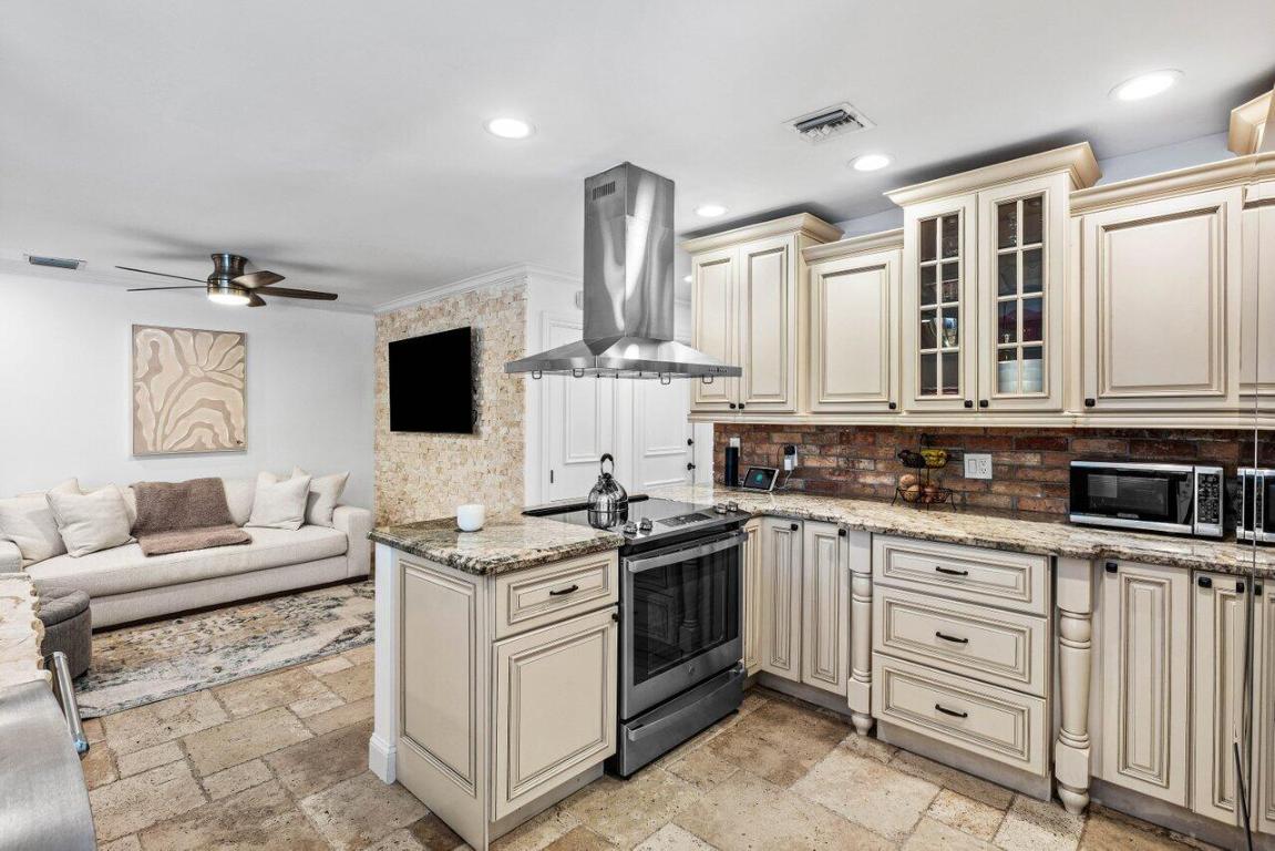 21786 Banyanwood Road