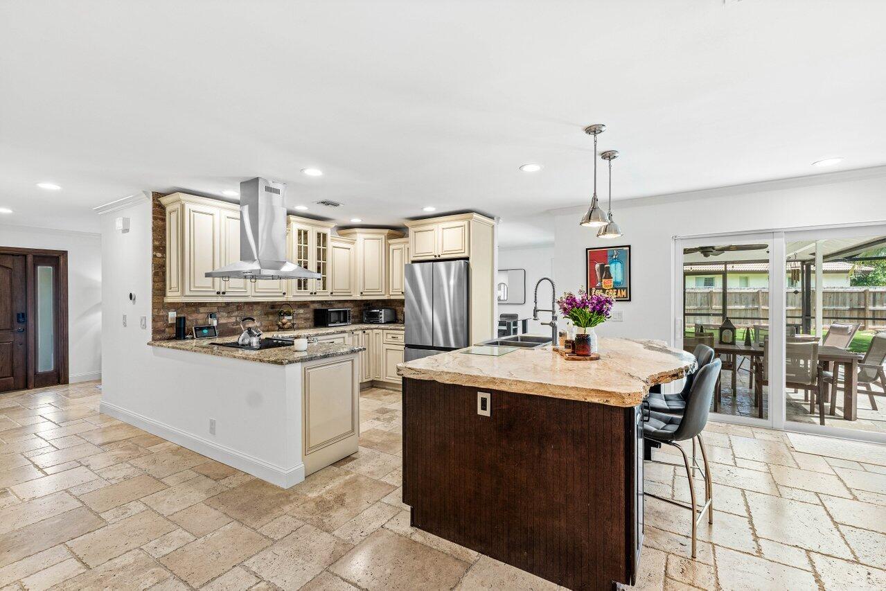 21786 Banyanwood Road