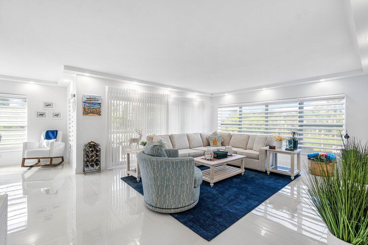 875 E Camino Real 3e