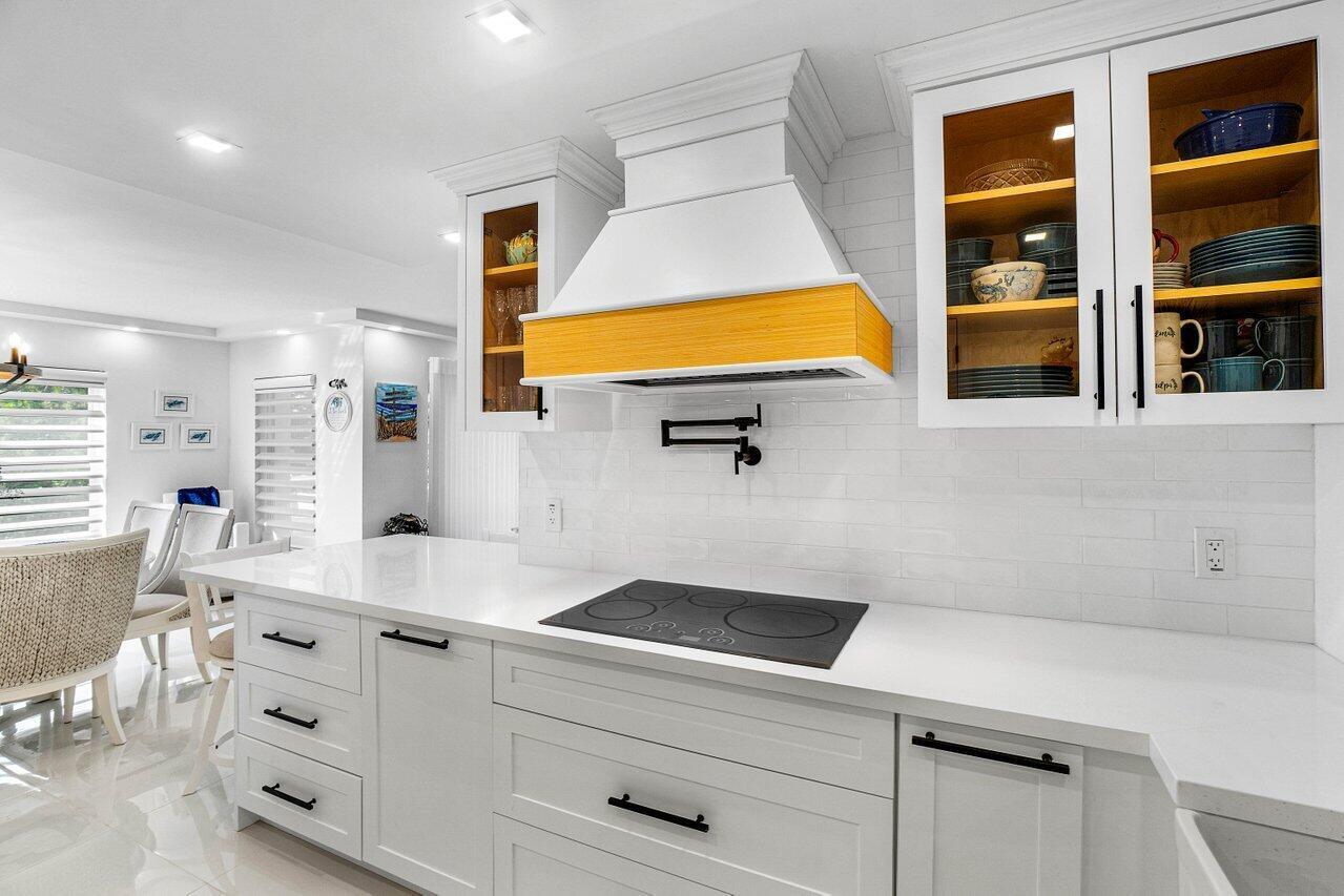 875 E Camino Real 3e