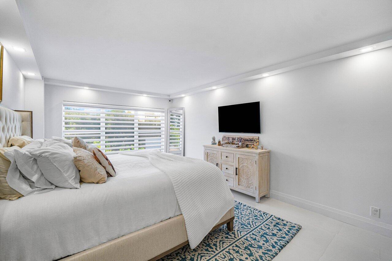 875 E Camino Real 3e