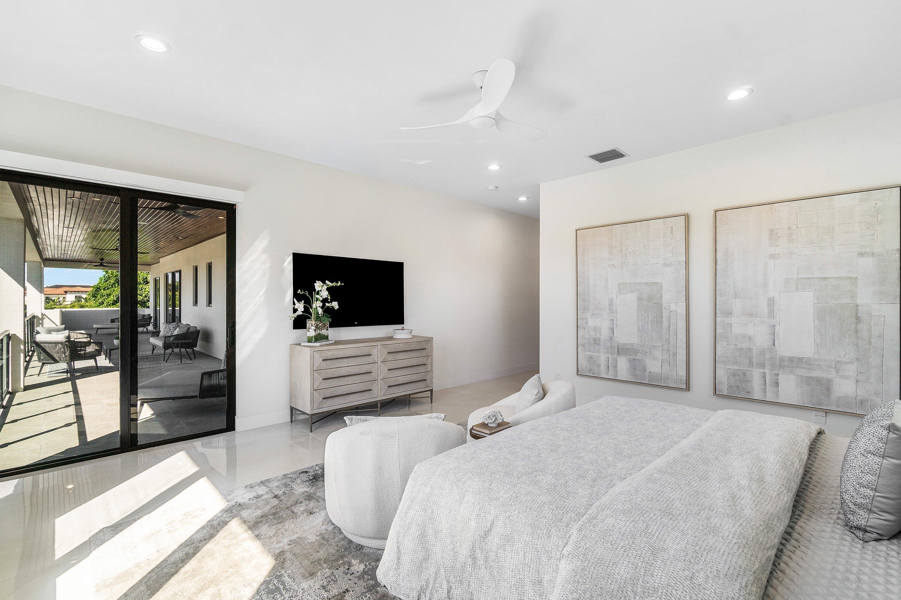 450 NE 10th Street