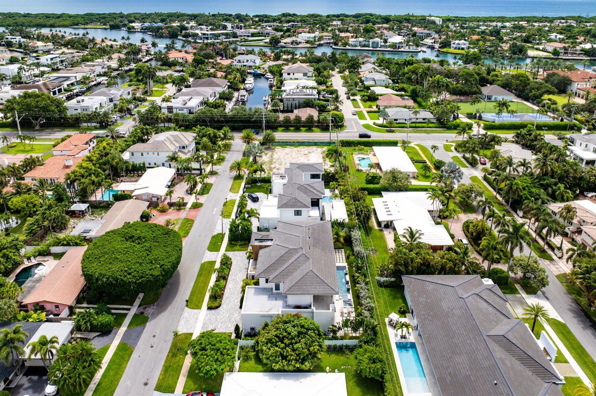 450 NE 10th Street