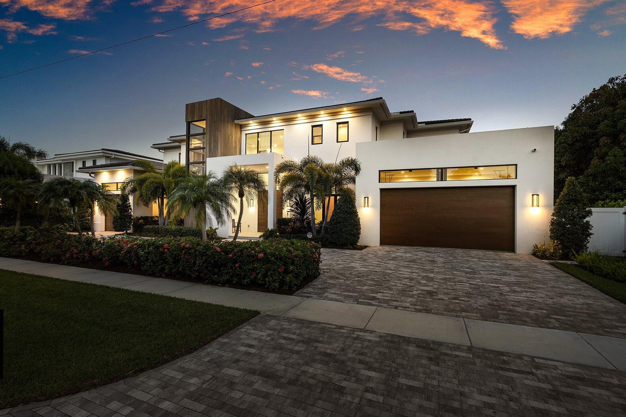 450 NE 10th Street