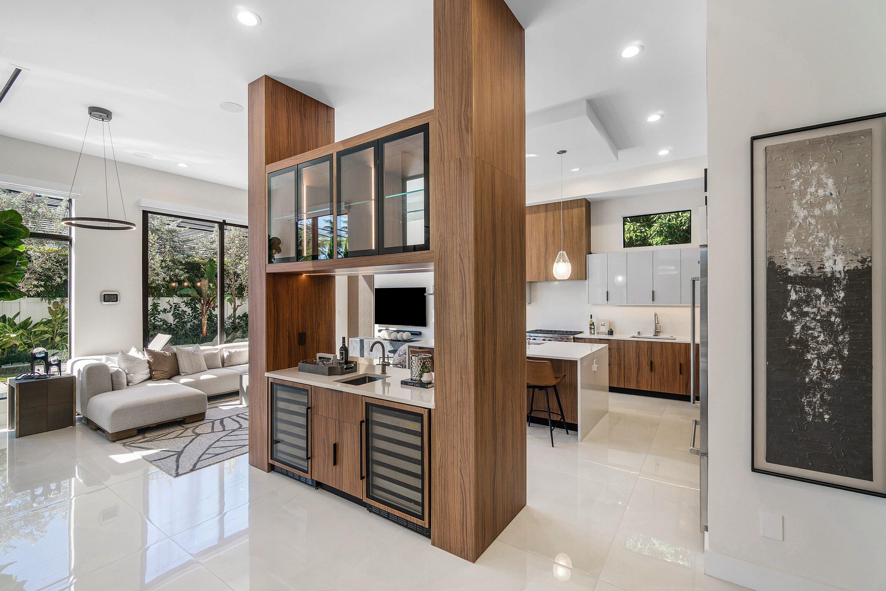 450 NE 10th Street