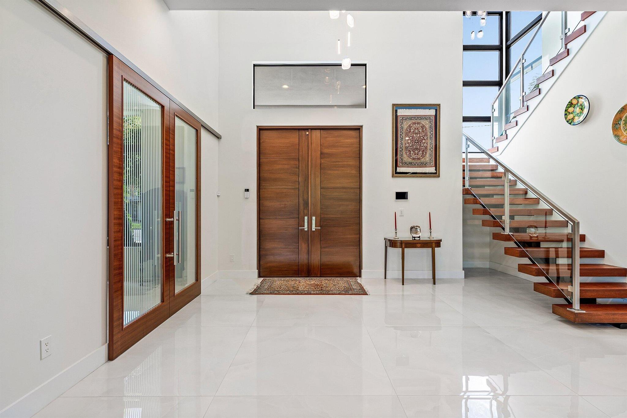 450 NE 10th Street