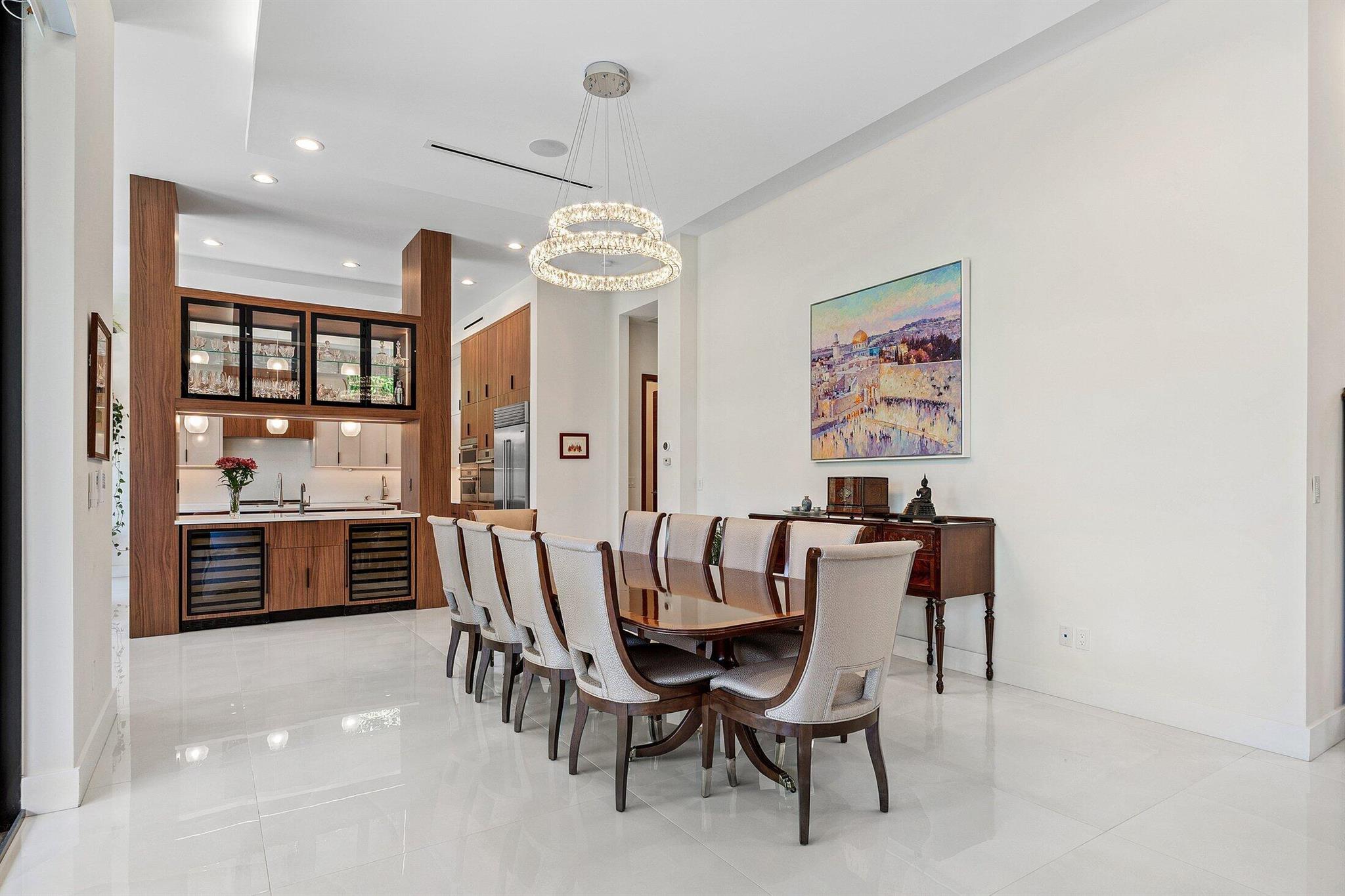 450 NE 10th Street
