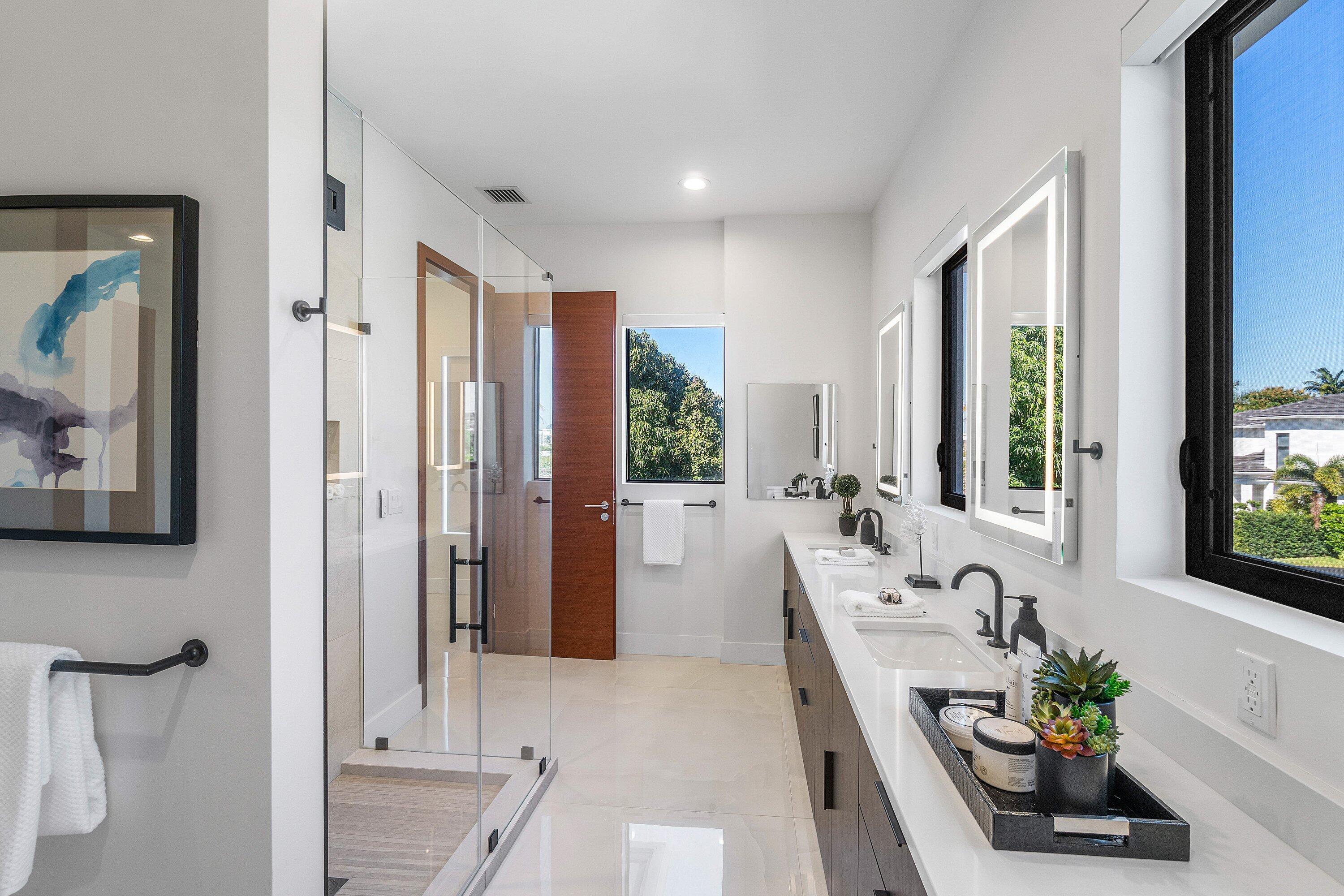 450 NE 10th Street