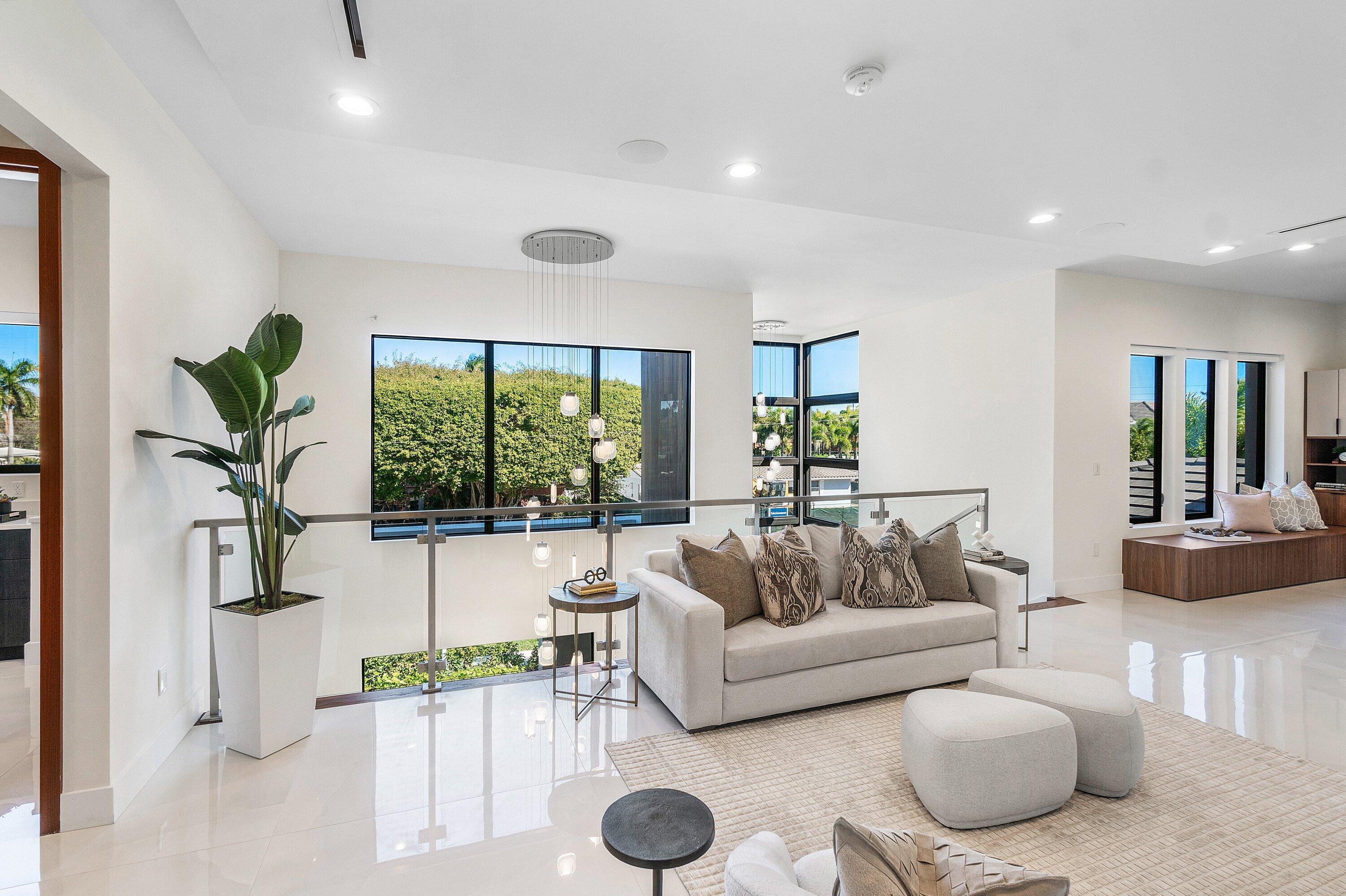 450 NE 10th Street