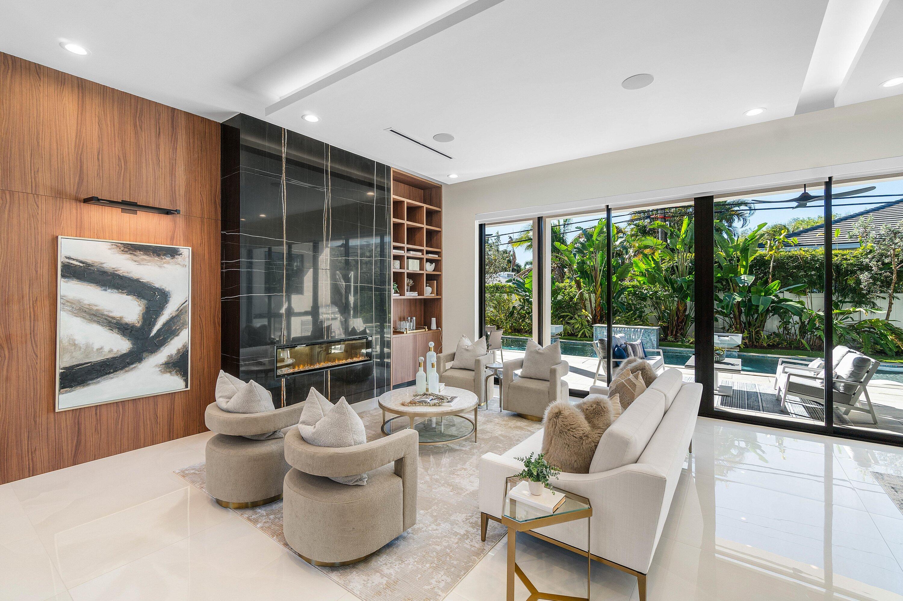 450 NE 10th Street