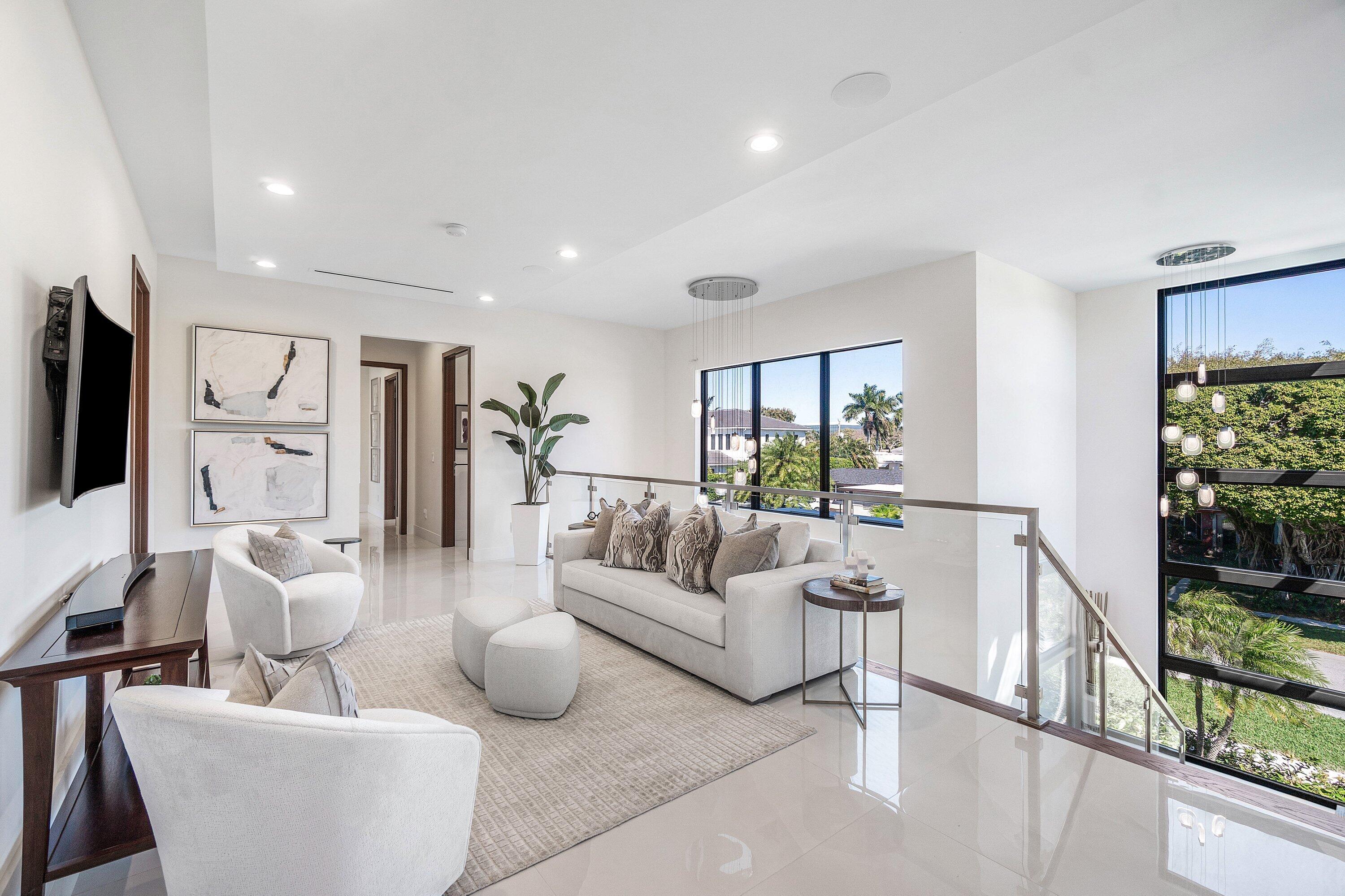 450 NE 10th Street