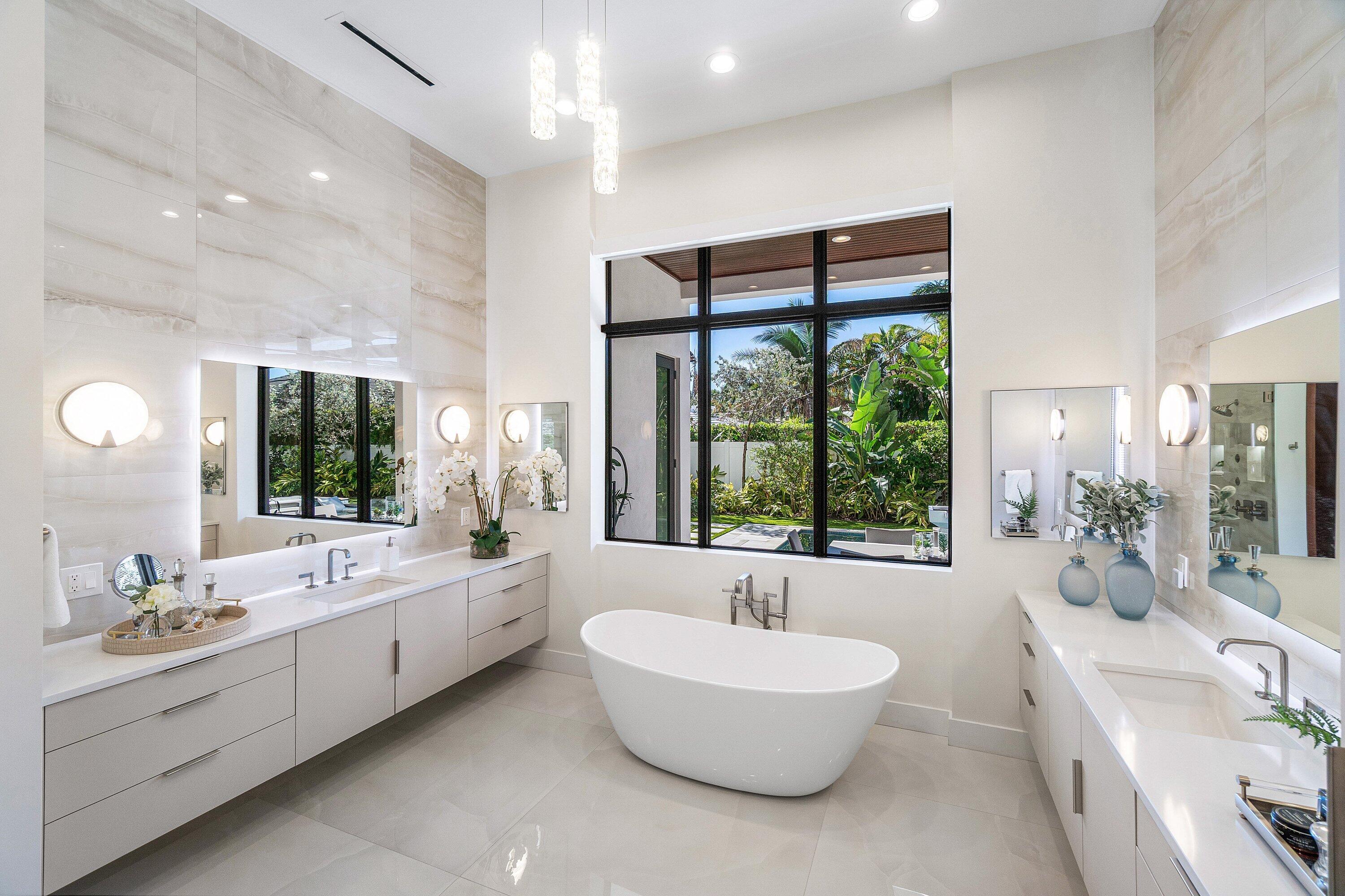 450 NE 10th Street