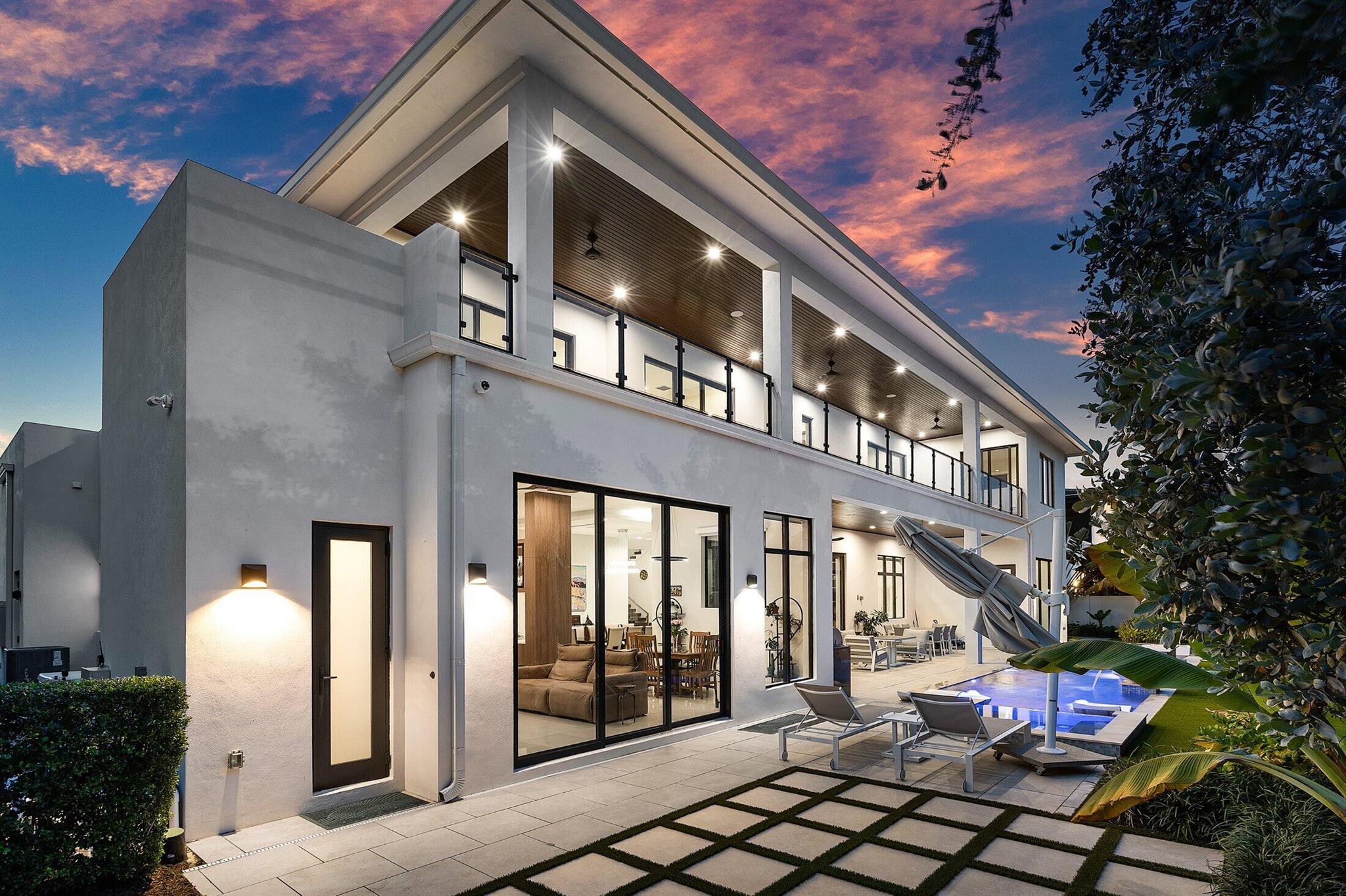 450 NE 10th Street