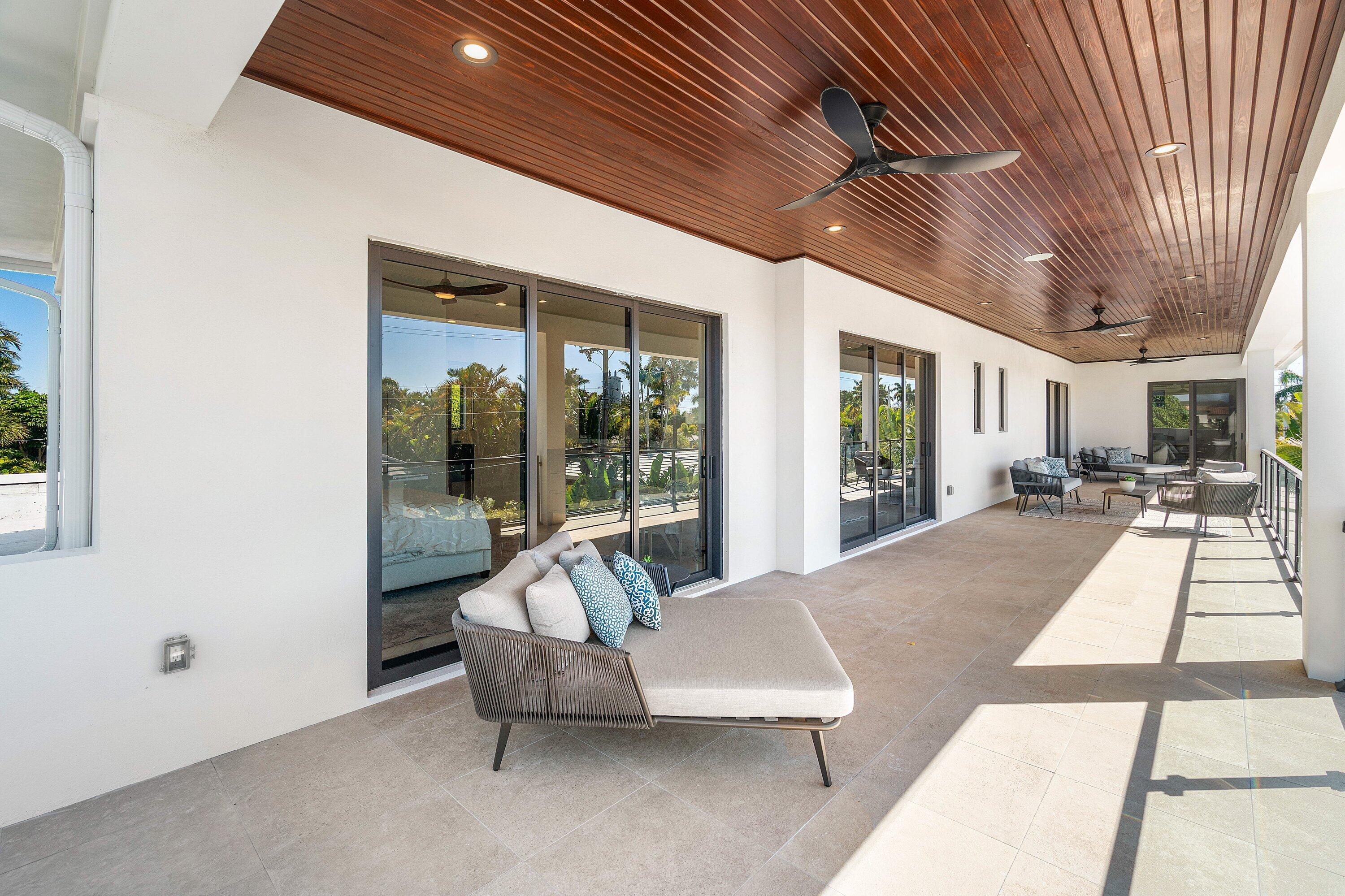 450 NE 10th Street
