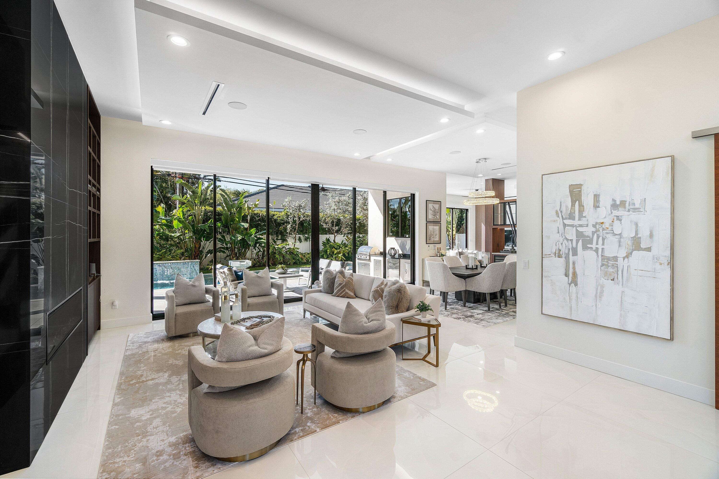 450 NE 10th Street
