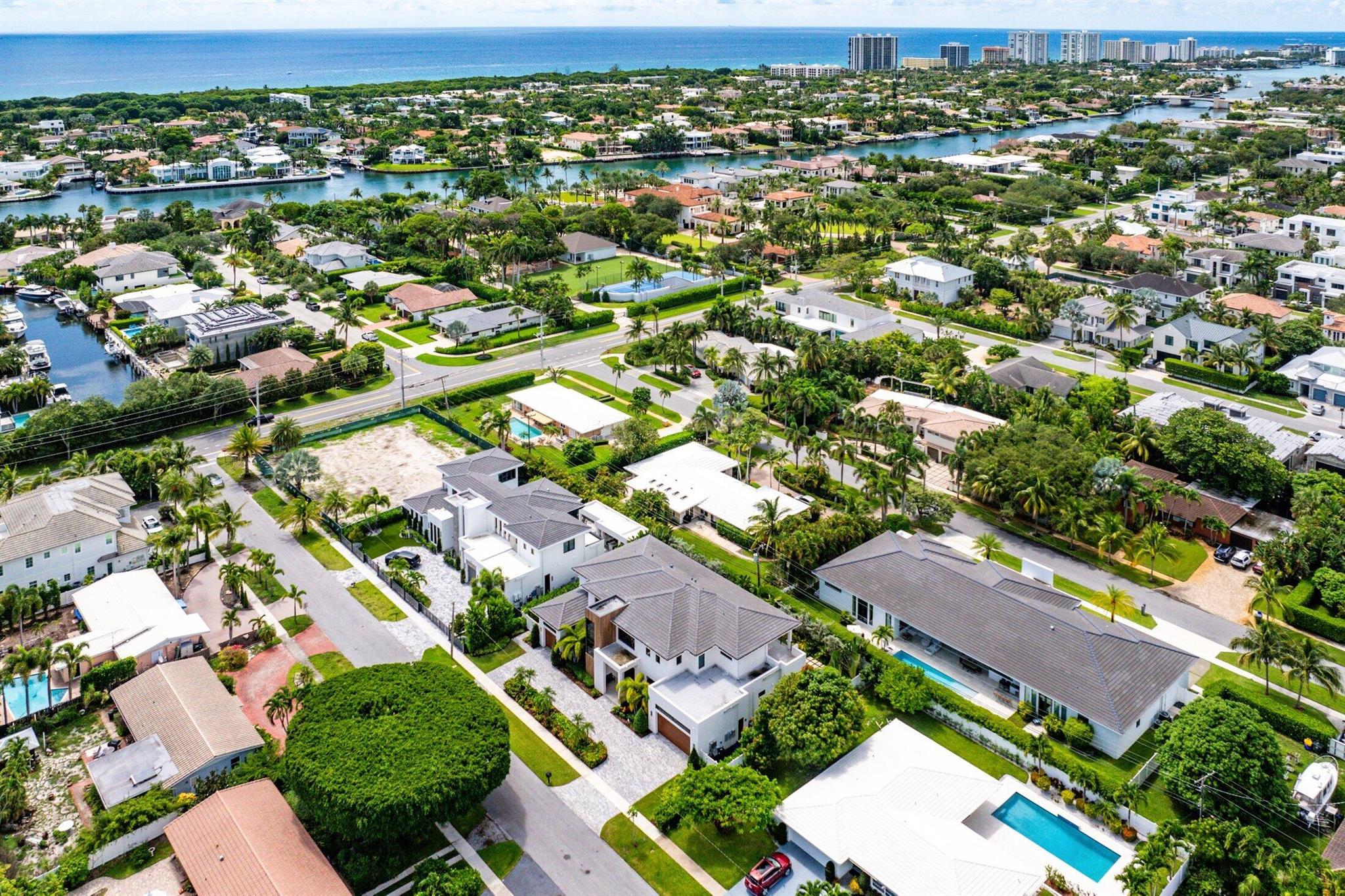 450 NE 10th Street