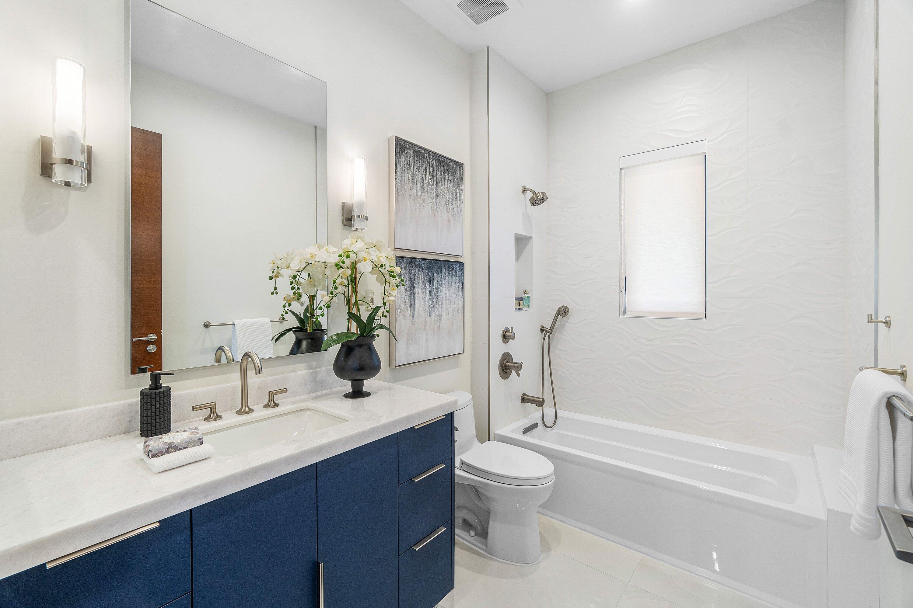 450 NE 10th Street