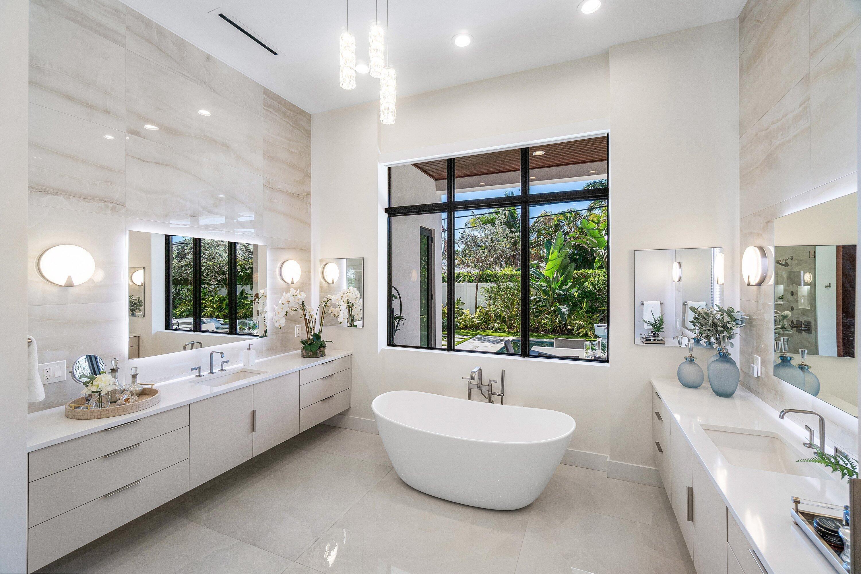 450 NE 10th Street