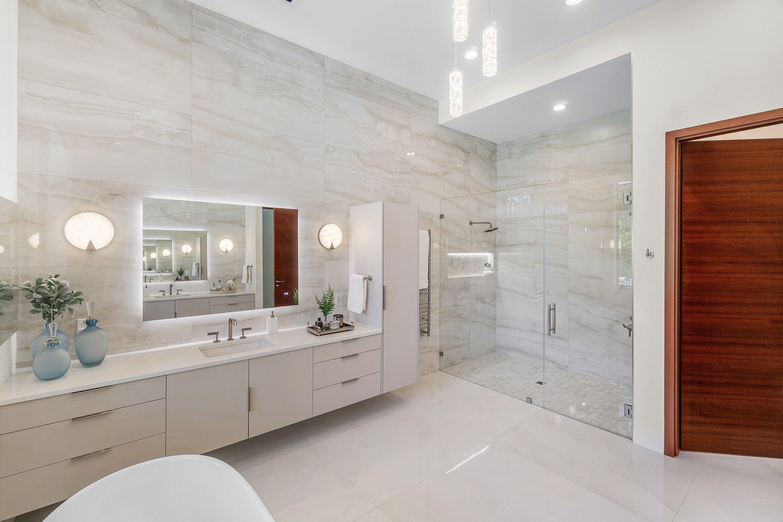 450 NE 10th Street