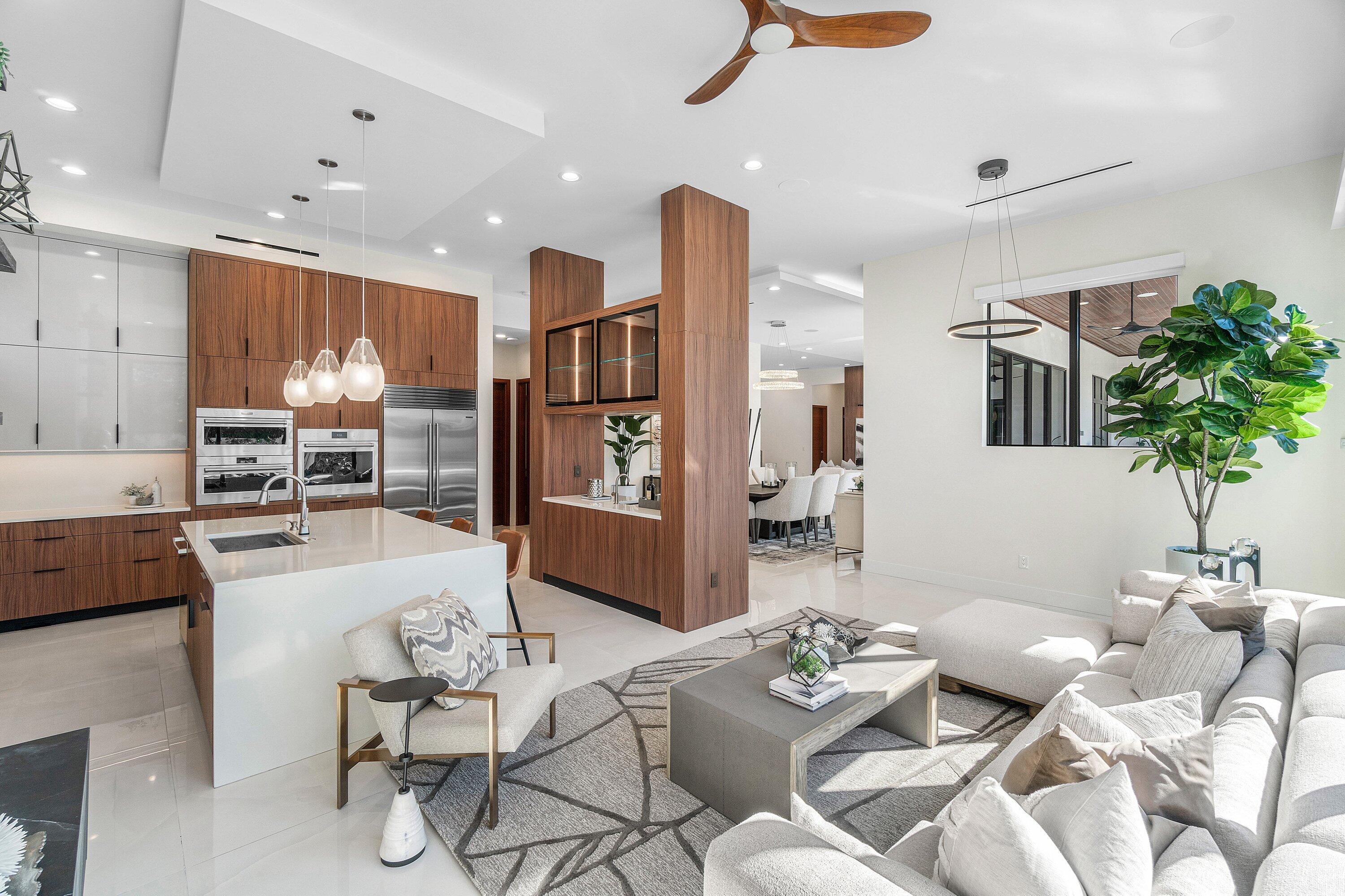 450 NE 10th Street