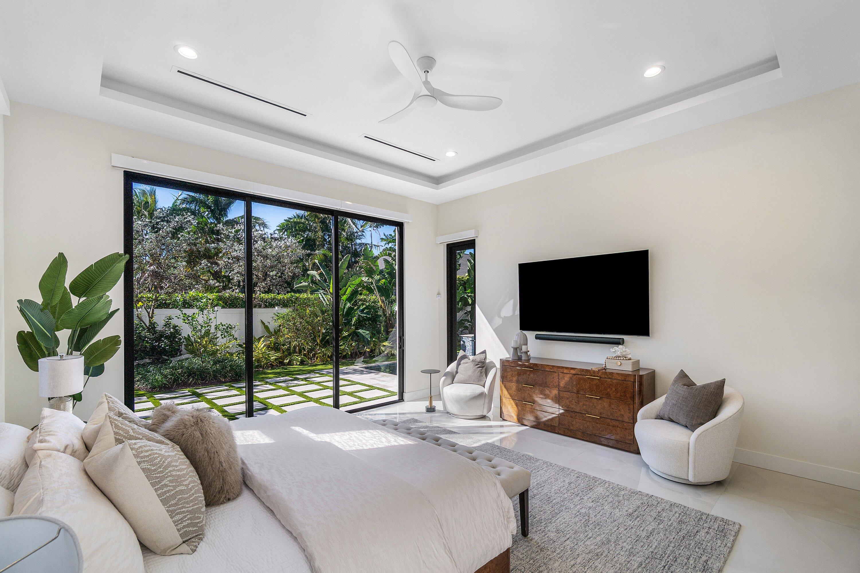 450 NE 10th Street