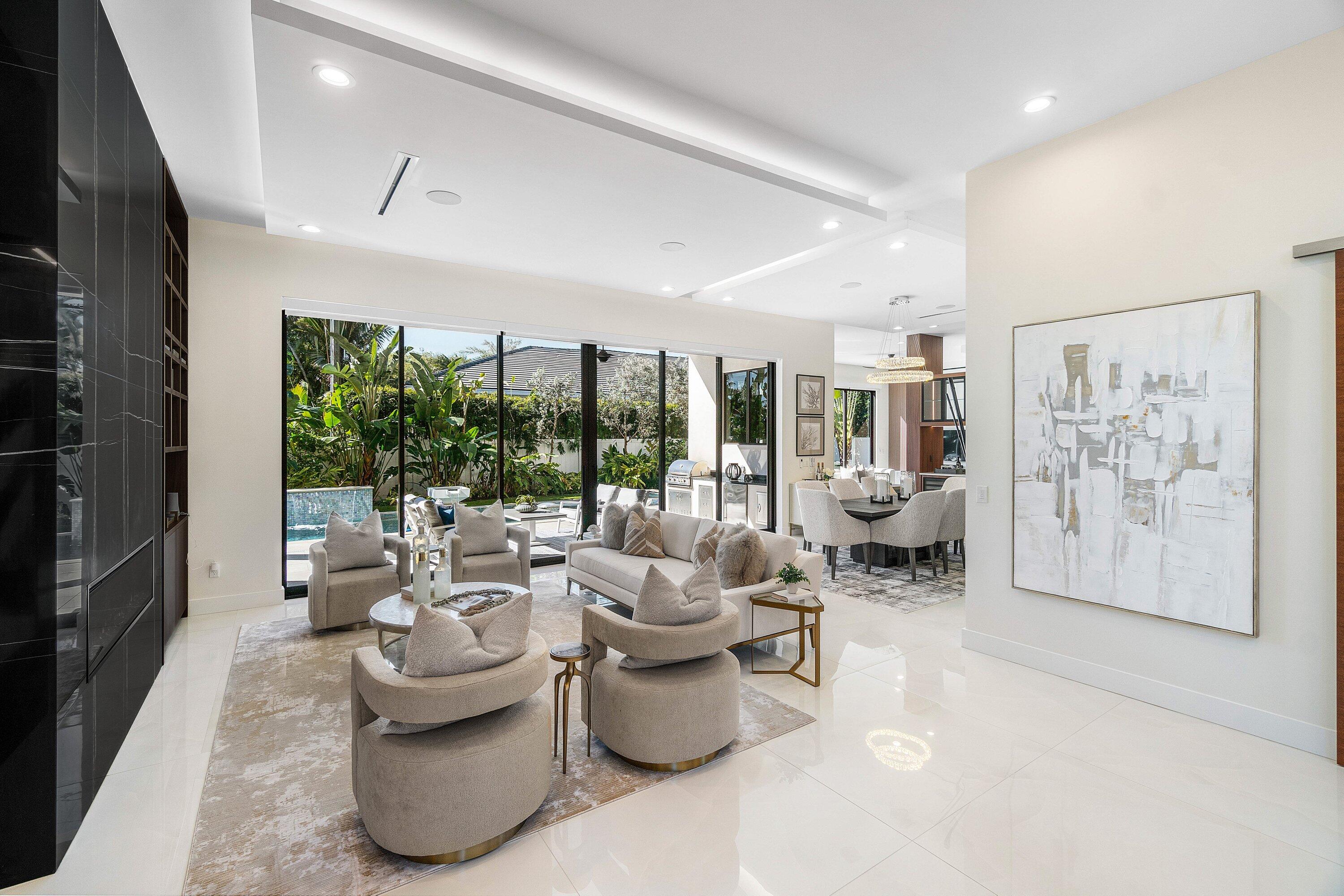 450 NE 10th Street
