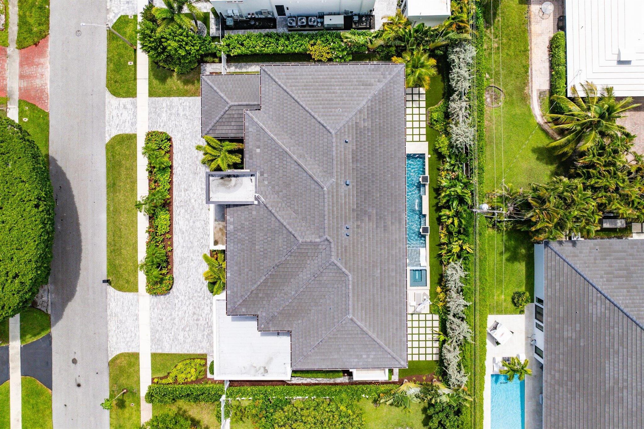 450 NE 10th Street