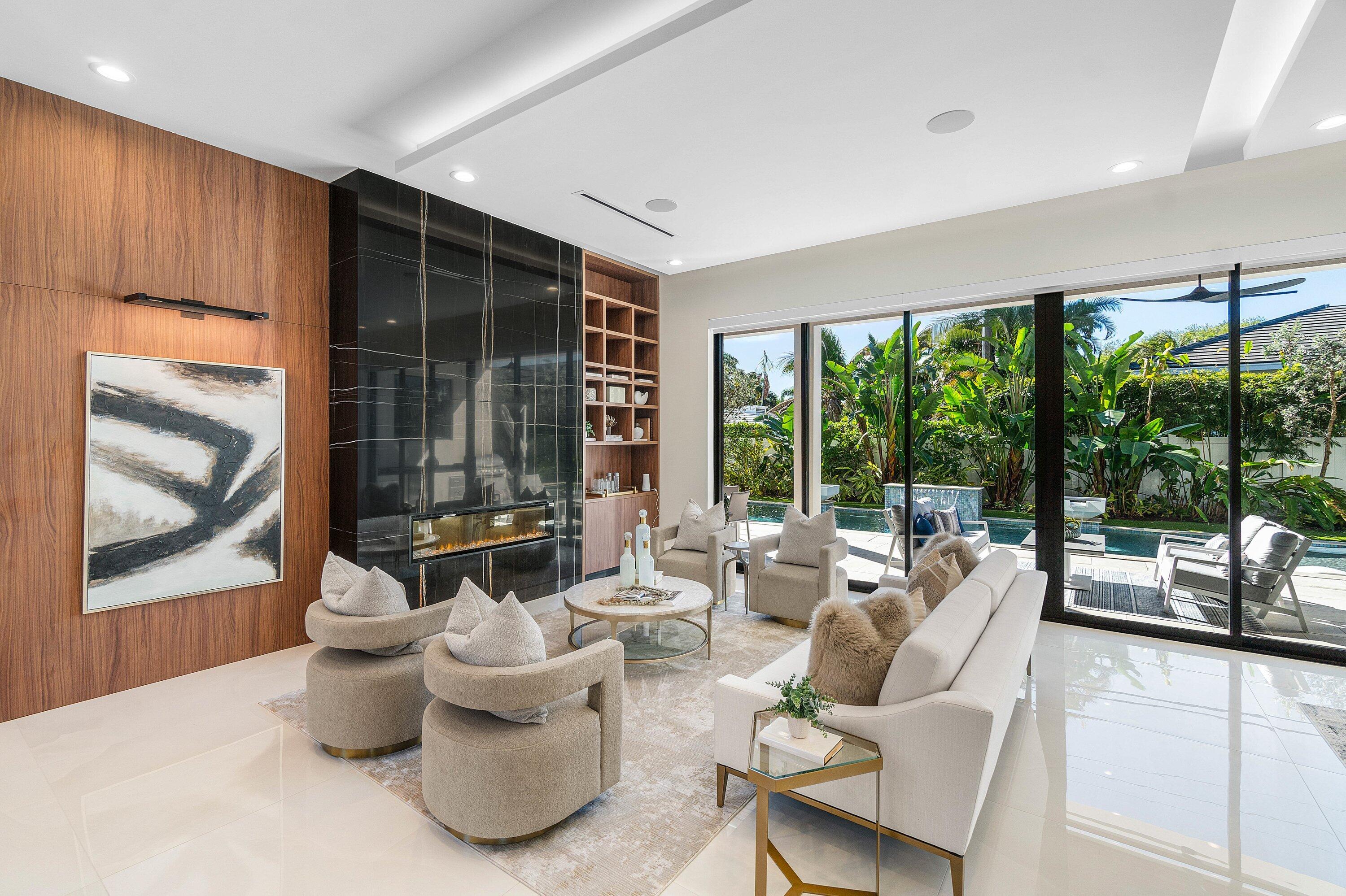 450 NE 10th Street