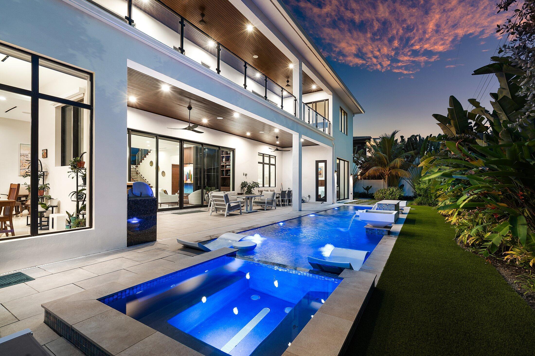 450 NE 10th Street