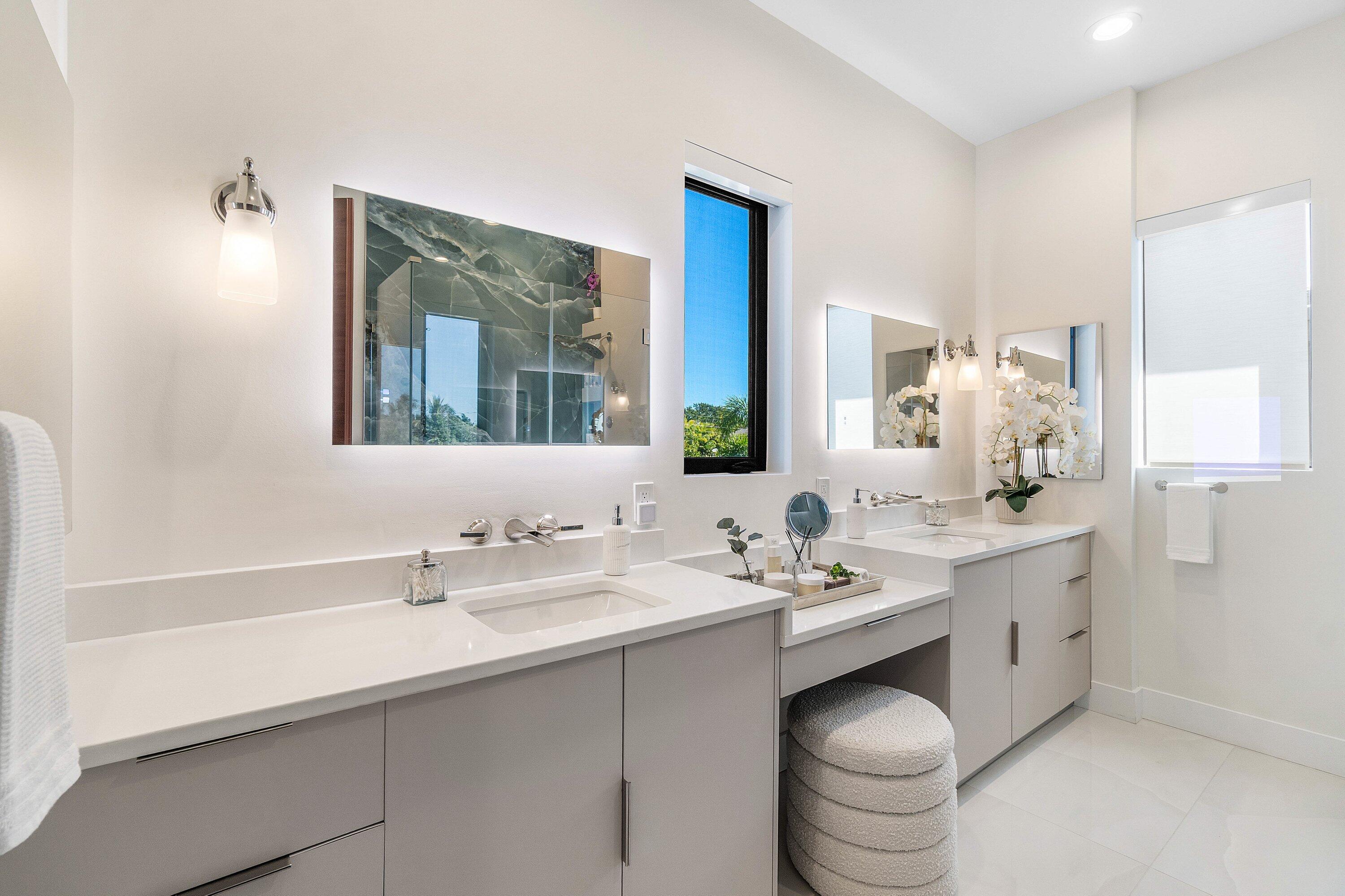 450 NE 10th Street