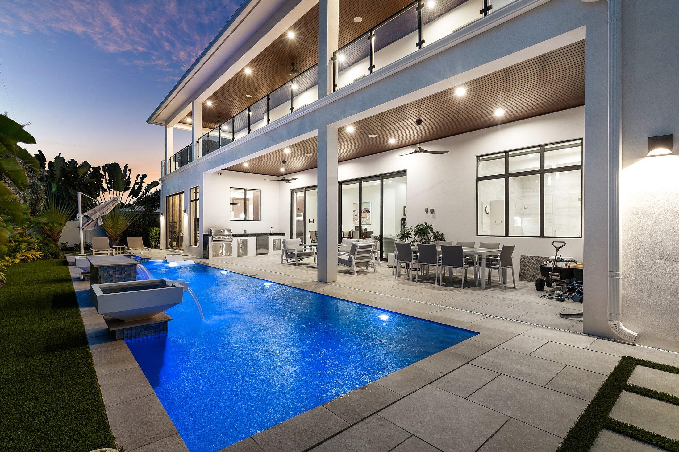 450 NE 10th Street