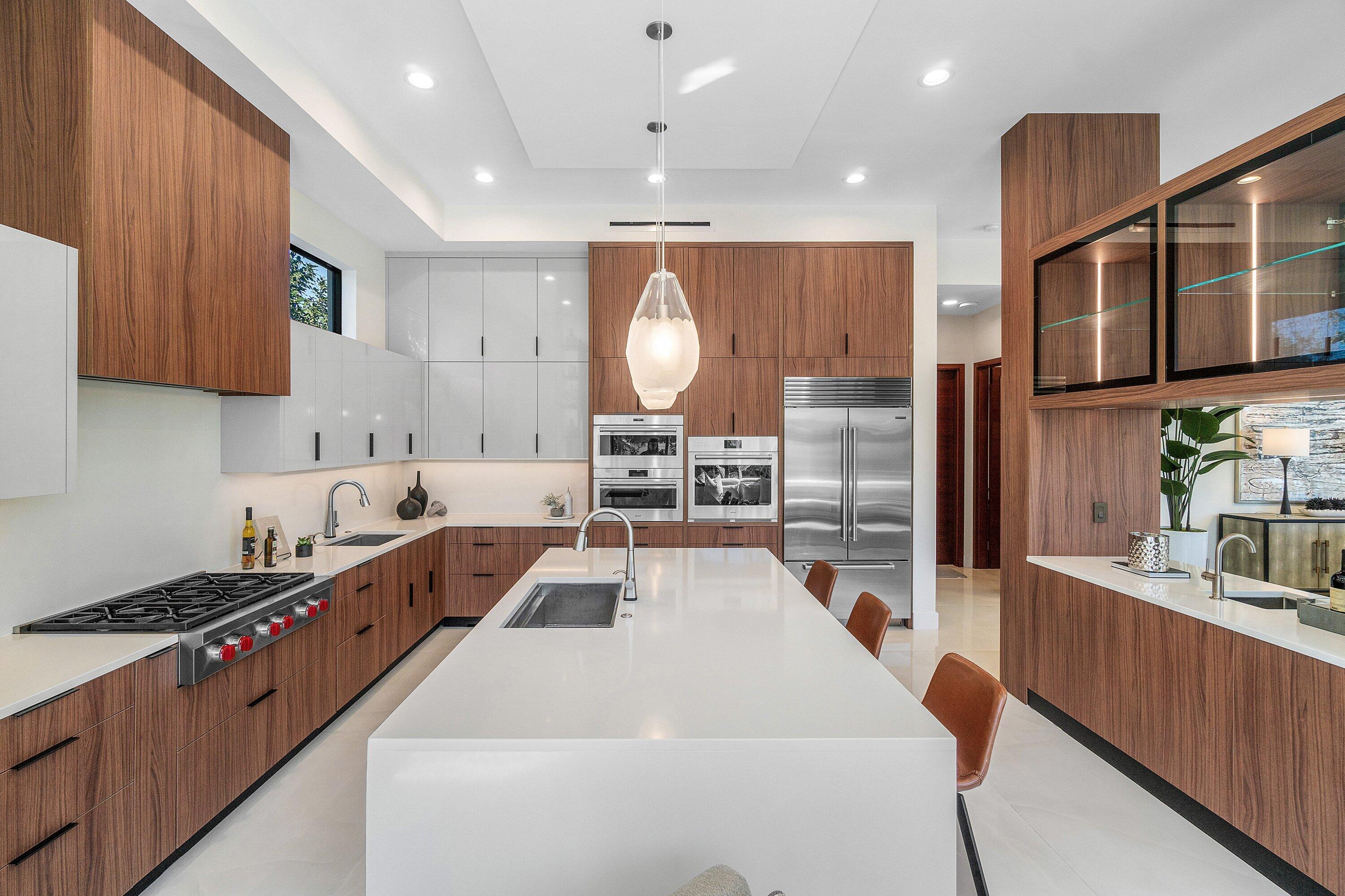 450 NE 10th Street