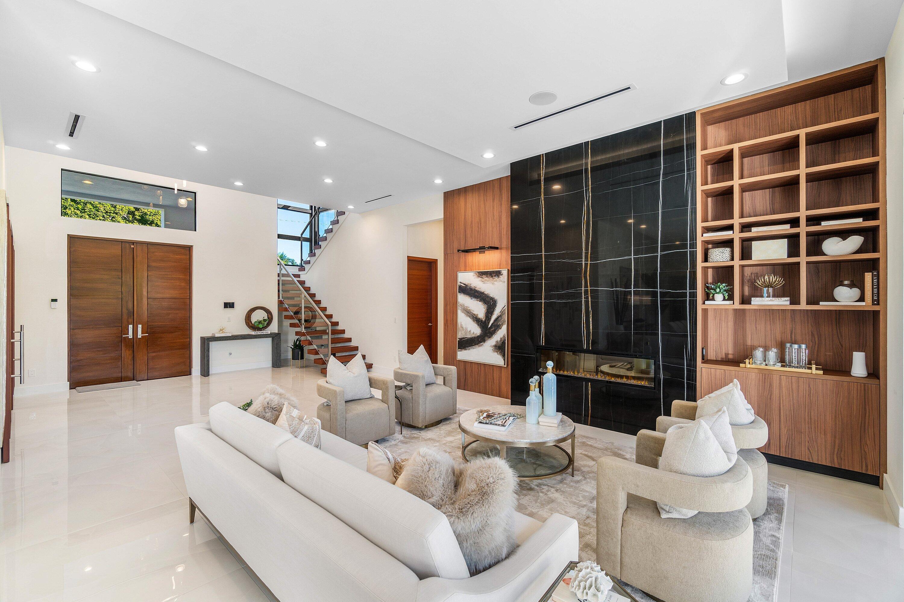 450 NE 10th Street
