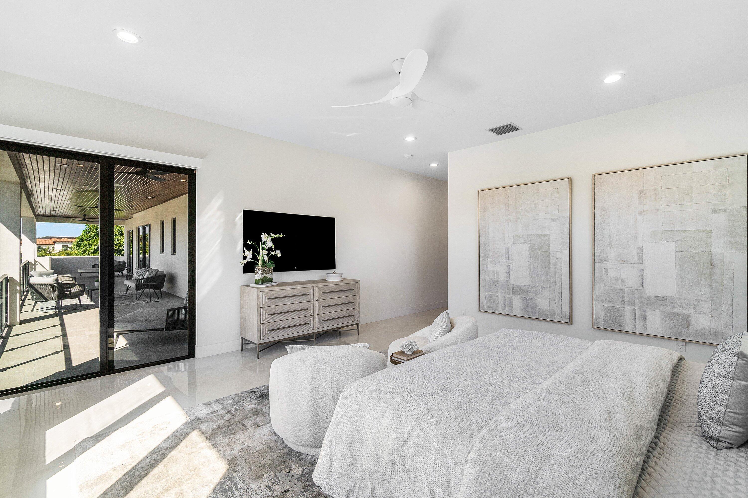 450 NE 10th Street