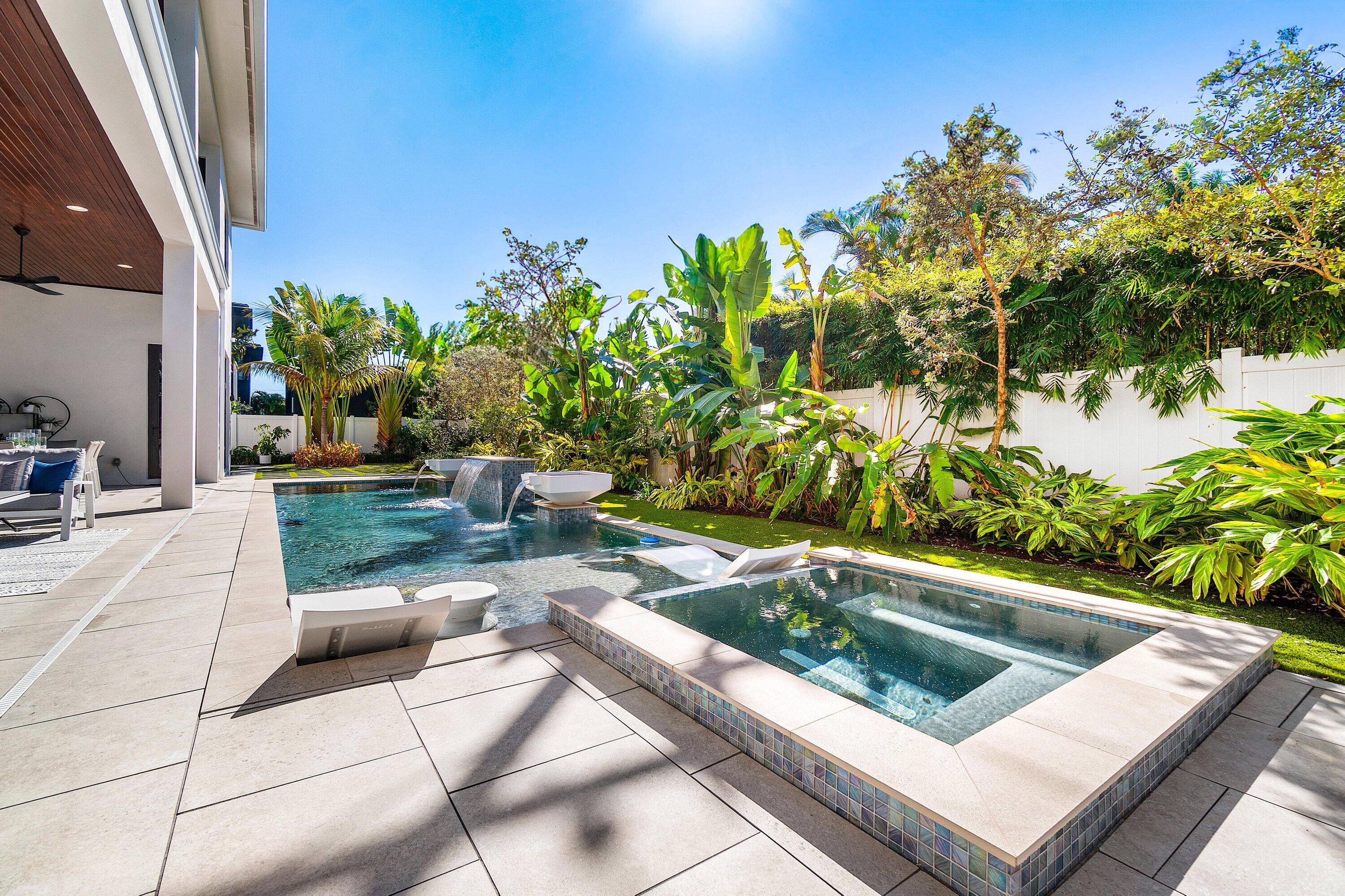 450 NE 10th Street