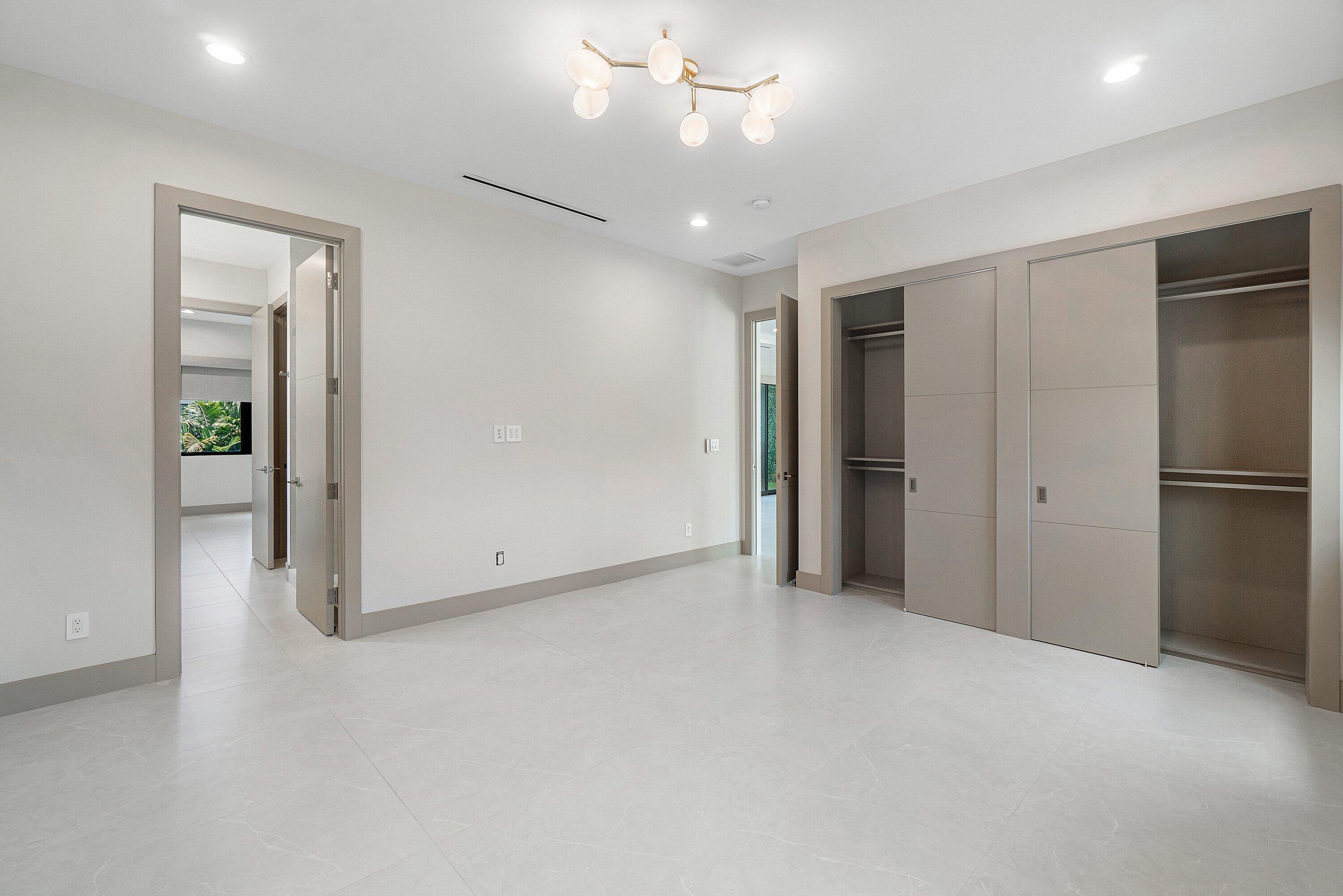 499 NE 4th Street